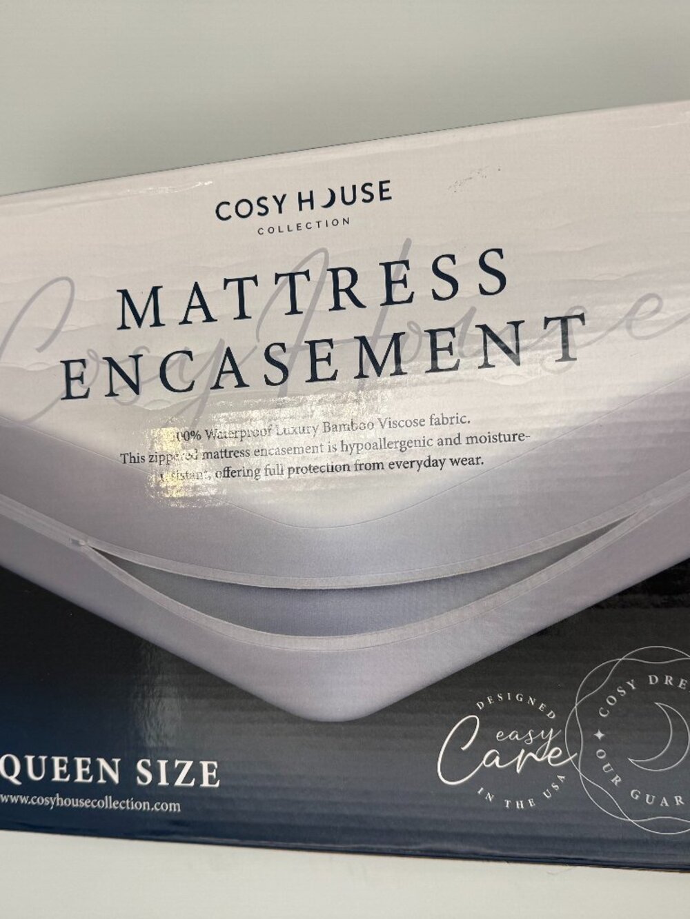 Cosy House Collection Luxury Zippered Mattress Encasement in Queen Size.